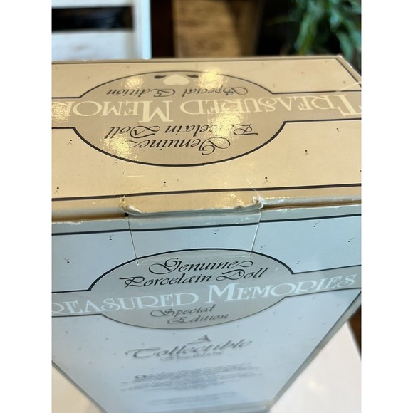 Treasured Memories Young Friends Collection Porcelain Doll Vintage 1991 - Picture 15 of 16